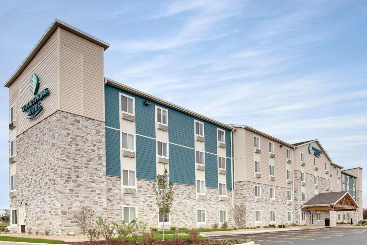 WoodSpring Suites Carol Stream - Chicago