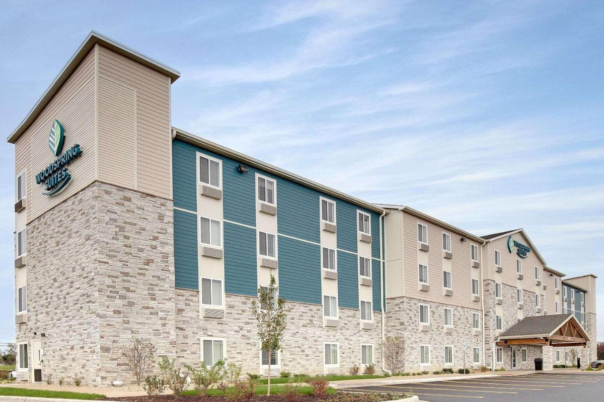Featured image for "WoodSpring Suites Carol Stream – Chicago"