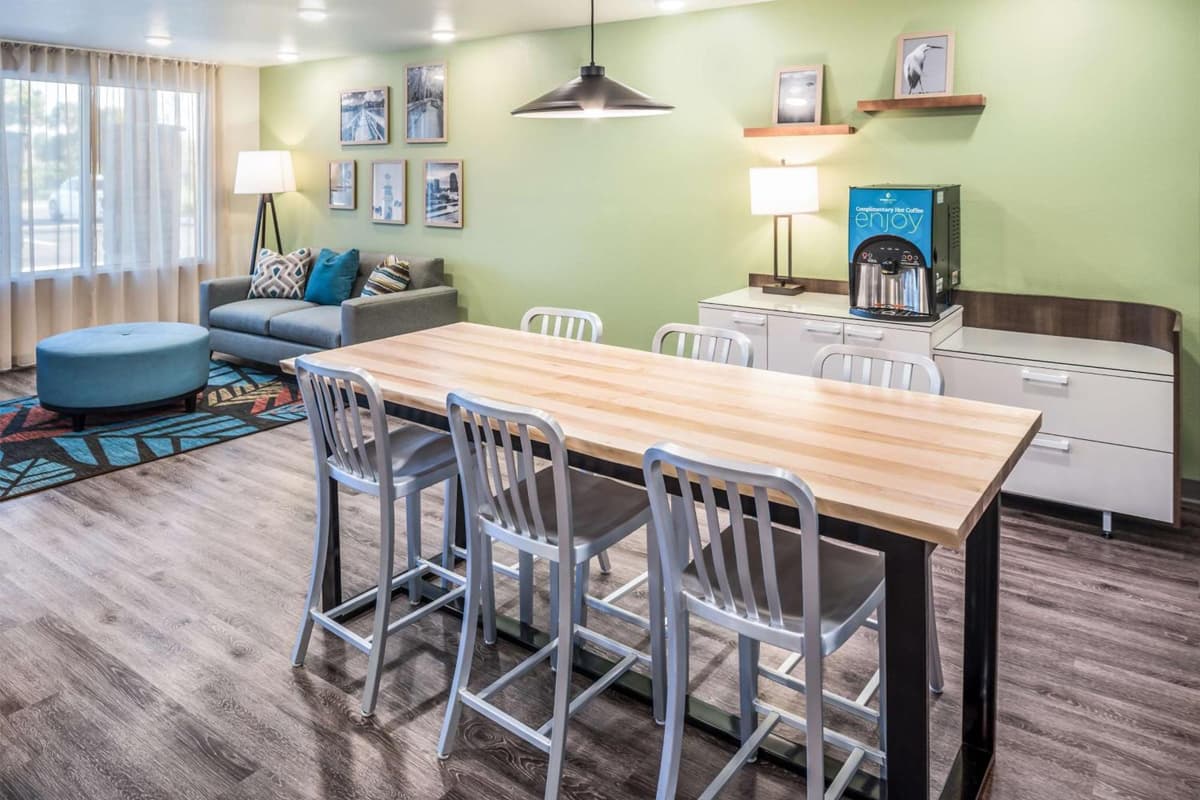 Featured image for "WoodSpring Suites Chicago Midway"