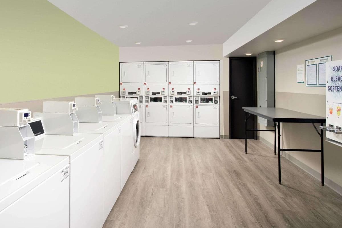 Featured image for "WoodSpring Suites Chicago Tinley Park"