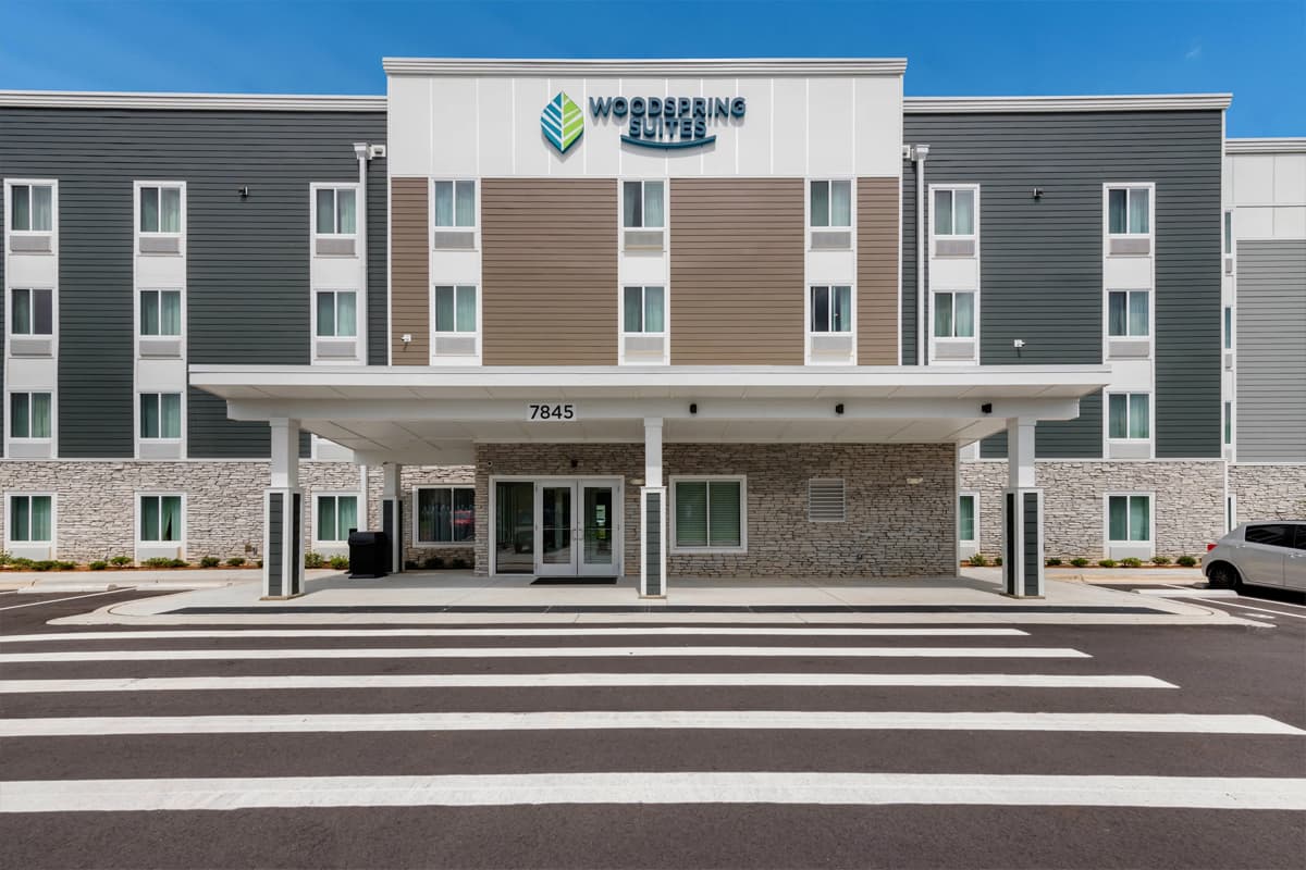 Featured image for "WoodSpring Suites Libertyville – Chicago"